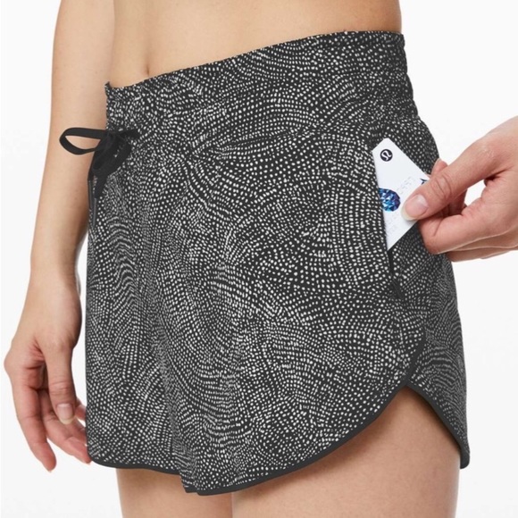 lululemon athletica Pants - LULULEMON Choose a Side Short 3” Reversible